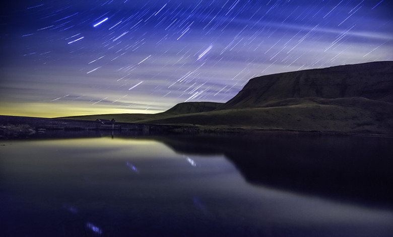 Llyn-y-Fan-Fach-Black-Mountain-Brecon-Beacons-Dark-Skies